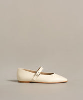 Lana Flat