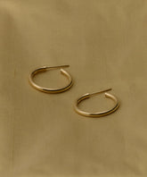 Medium Eloise Hoops