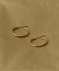 Medium Eloise Hoops